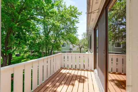 Exterior - 585 Williamsburg Ct #D2, Wheeling, IL 60090 photo 5 of 13