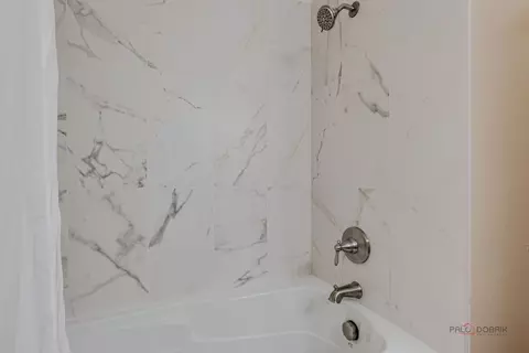 Bath - 585 Williamsburg Ct #D2, Wheeling, IL 60090 photo 4 of 4