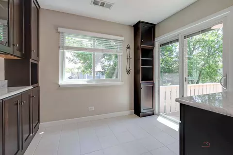 Kitchen - 585 Williamsburg Ct #D2, Wheeling, IL 60090 photo 4 of 6
