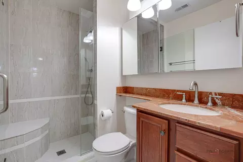 Bath - 585 Williamsburg Ct #D2, Wheeling, IL 60090 photo 1 of 4