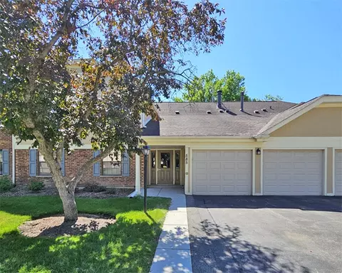 585 Williamsburg Ct #D2, Wheeling, IL 60090