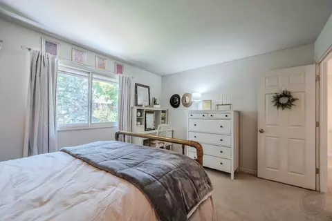 Bedroom - 52 Redstart Rd, Naperville, IL 60565 photo 3 of 3