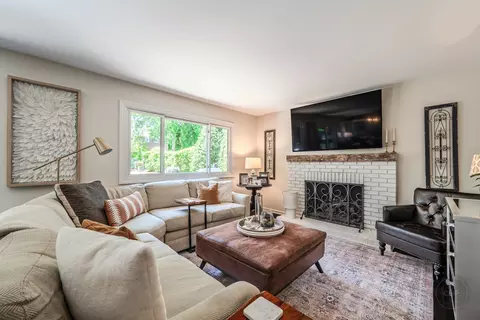 Living - 52 Redstart Rd, Naperville, IL 60565 photo 3 of 3
