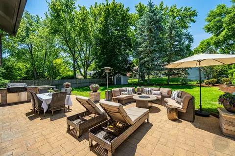 Exterior - 52 Redstart Rd, Naperville, IL 60565 photo 3 of 7