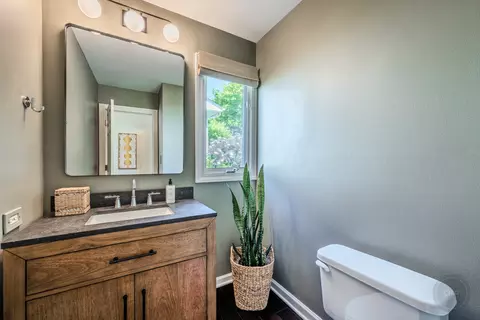 Bath - 52 Redstart Rd, Naperville, IL 60565 photo 1 of 4