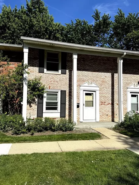 1851 Mckool Ave, Streamwood, IL 60107