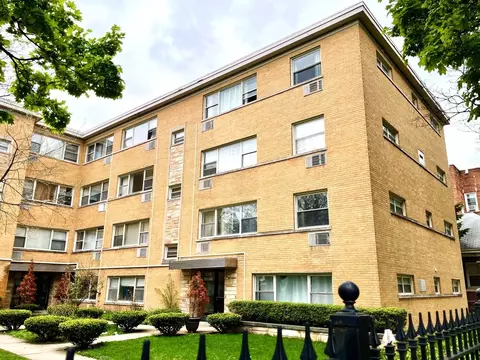 2205 W Highland Ave #1N, Chicago, IL 60659