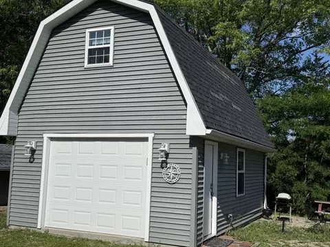 317 W Autumn Dr, Oakwood, IL 61858