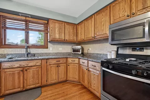 Kitchen - 10818 Bryant Rd, Mokena, IL 60448 photo 3 of 3