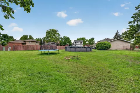 Exterior - 10818 Bryant Rd, Mokena, IL 60448 photo 3 of 6