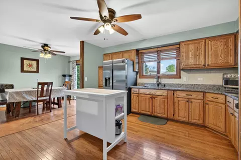 Kitchen - 10818 Bryant Rd, Mokena, IL 60448 photo 2 of 3
