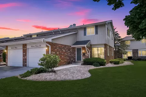 1696 Darwin Ct, Wheaton, IL 60189