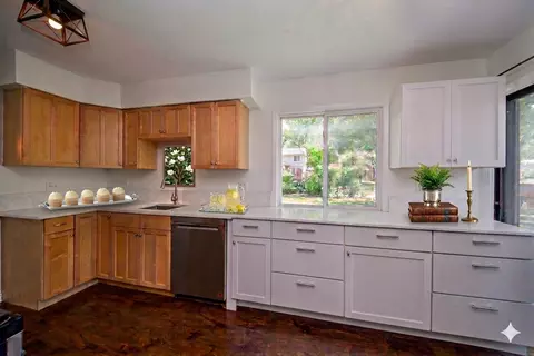 Kitchen - 1696 Darwin Ct, Wheaton, IL 60189 photo 1 of 4