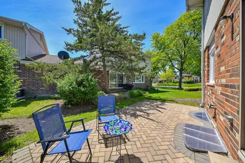 Exterior - 1696 Darwin Ct, Wheaton, IL 60189 photo 4 of 5