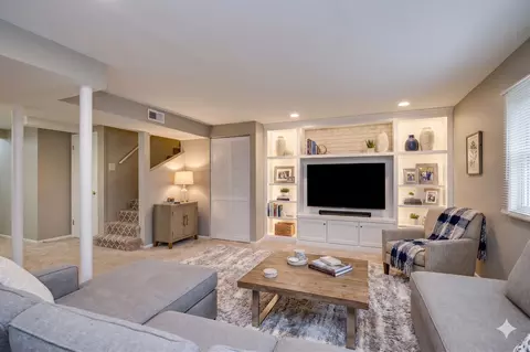 Living - 1696 Darwin Ct, Wheaton, IL 60189 photo 6 of 7