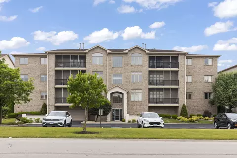 18610 Pine Lake Dr #2D, Tinley Park, IL 60477