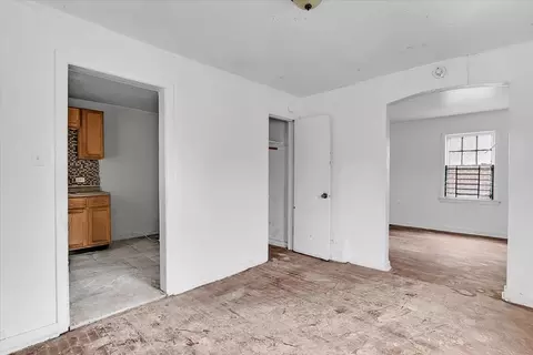 Entry Way - 9846 S Calhoun Ave, Chicago, IL 60617 photo 1 of 3
