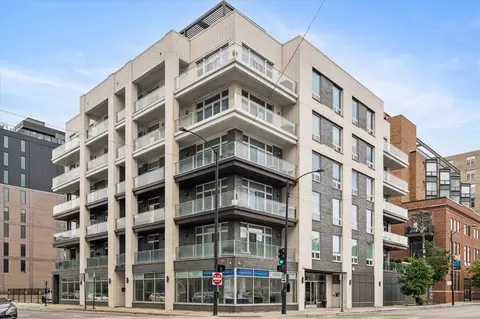 236 S Racine Ave #304, Chicago, IL 60607