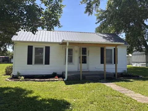 307 Casey St, Woodlawn, IL 62898