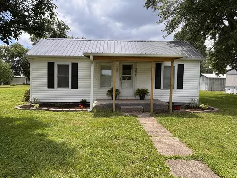 307 Casey St, Woodlawn, IL 62898
