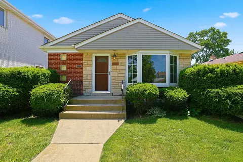 6837 Davis St, Morton Grove, IL 60053