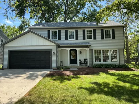 2229 Woodland Cir, Naperville, IL 60565