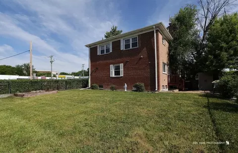 Exterior - 9550 Potter Rd, Des Plaines, IL 60016 photo 2 of 2