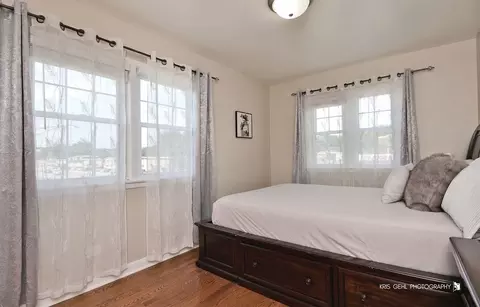 Bedroom - 9550 Potter Rd, Des Plaines, IL 60016 photo 1 of 3