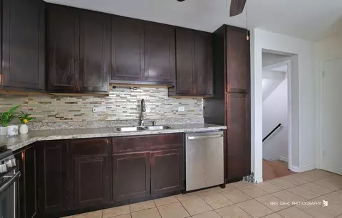 Kitchen - 9550 Potter Rd, Des Plaines, IL 60016 photo 2 of 2