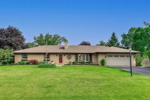 16 S Wildwood Dr, Prospect Heights, IL 60070