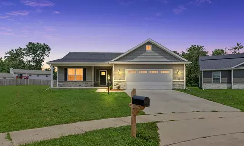 707 N Abbey Rd, Urbana, IL 61802