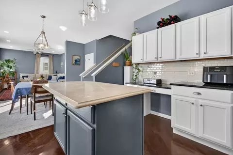 Kitchen - 635 Gallant Dr, Minooka, IL 60447 photo 5 of 7