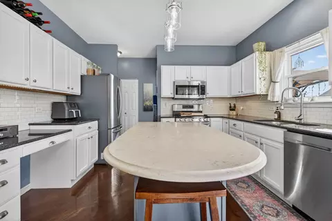 Kitchen - 635 Gallant Dr, Minooka, IL 60447 photo 2 of 7