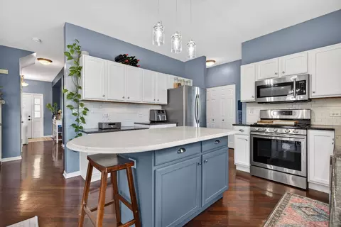 Kitchen - 635 Gallant Dr, Minooka, IL 60447 photo 3 of 7