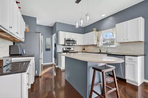 Kitchen - 635 Gallant Dr, Minooka, IL 60447 photo 1 of 7