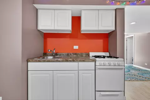 Kitchen - 635 Gallant Dr, Minooka, IL 60447 photo 7 of 7