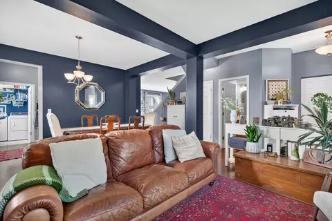 Living - 635 Gallant Dr, Minooka, IL 60447 photo 2 of 7