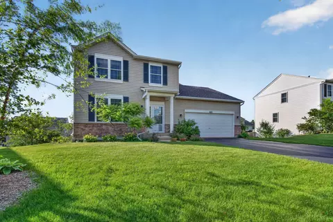 Exterior - 635 Gallant Dr, Minooka, IL 60447 photo 2 of 11