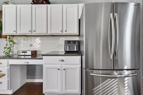Kitchen - 635 Gallant Dr, Minooka, IL 60447 photo 4 of 7