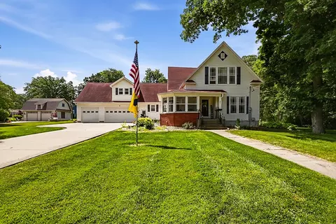 809 E Center St, Ottawa, IL 61350