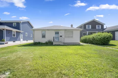 1708 Clement St, Crest Hill, IL 60403
