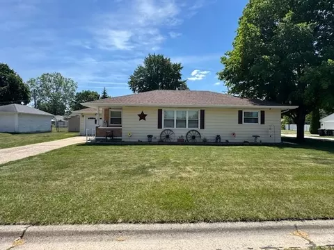 915 W 19th St, Sterling, IL 61081