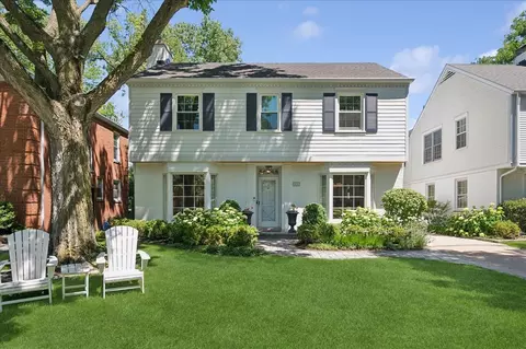2236 Kenilworth Ave, Wilmette, IL 60091