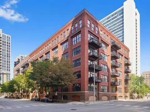 520 W Huron St W #612, Chicago, IL 60654