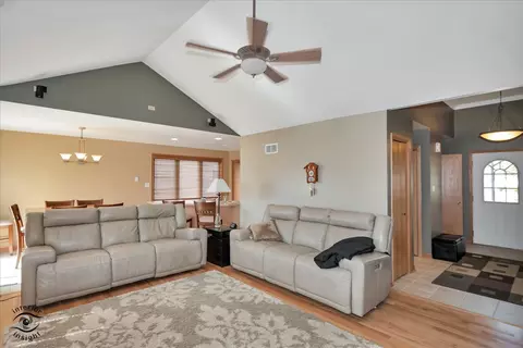 Living - 1541 Mallards Cv, Beecher, IL 60401 photo 2 of 3