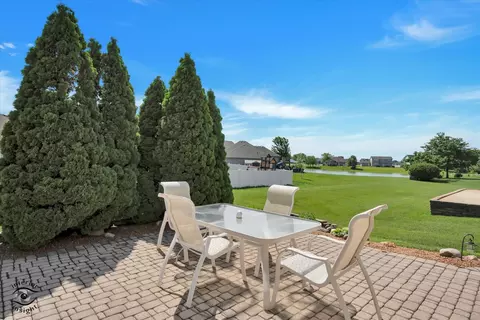 Exterior - 1541 Mallards Cv, Beecher, IL 60401 photo 3 of 6