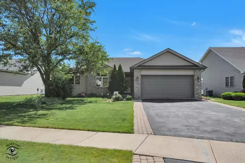 1541 Mallards Cv, Beecher, IL 60401