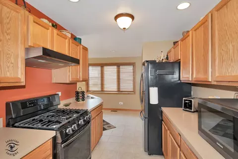 Kitchen - 1541 Mallards Cv, Beecher, IL 60401 photo 1 of 3