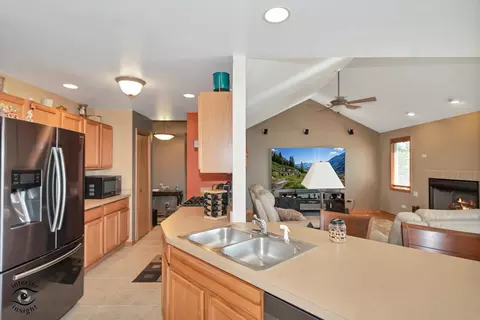 Kitchen - 1541 Mallards Cv, Beecher, IL 60401 photo 3 of 3