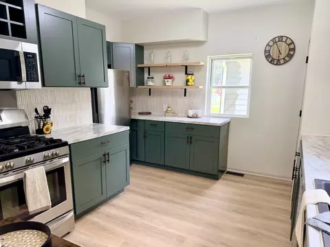 Kitchen - 3444 19th Ave, Moline, IL 61265 photo 1 of 4